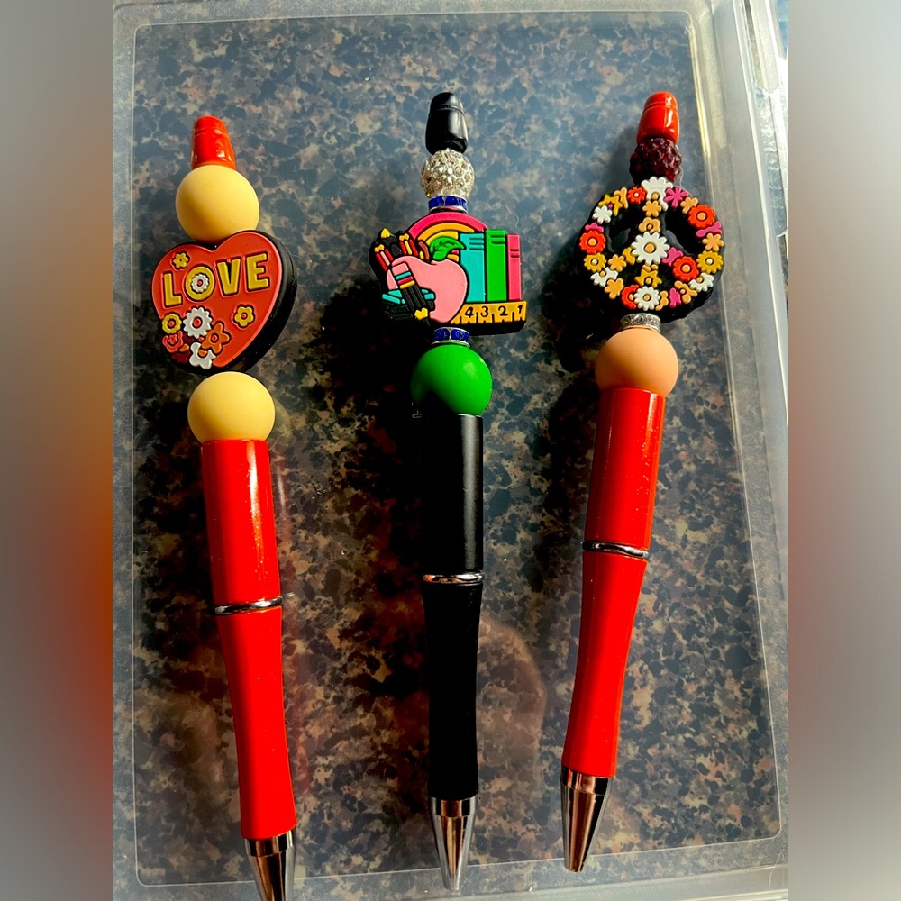 Custom beaded pens - Picture 3 of 5